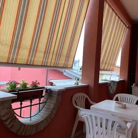 A Pochi Passi Dal Mare E Dal Centro Apartment